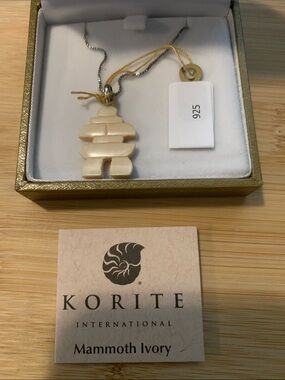 Vintage 925 Korite Mammoth Ivory Inukshuk Pendant Necklace - Cream unisex